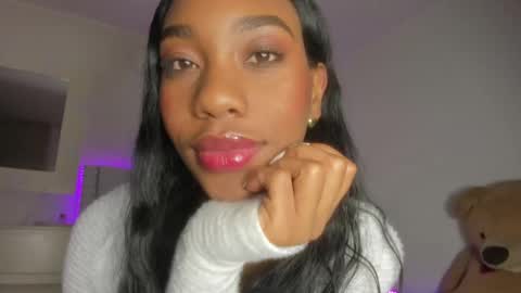 Snapshot of loveit_hermione chatting on December 2024 06:09:01 AM Val online show from December 2024 06:09:01 AM