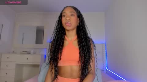 Snapshot of loveit_hermione chatting on October 2025 02:06:02 PM Val online show from October 2025 02:06:02 PM