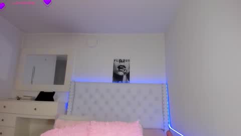 Snapshot of loveit_hermione chatting on October 2025 01:29:01 AM Val online show from October 2025 01:29:01 AM