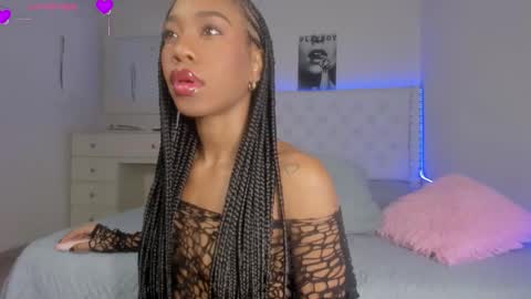 Snapshot of loveit_hermione chatting on November 2025 12:19:01 AM Val online show from November 2025 12:19:01 AM