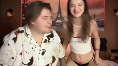 Snapshot of lovelly_mooncouple chatting on November 2025 09:47:01 PM Mileena and Oliver online show from November 2025 09:47:01 PM