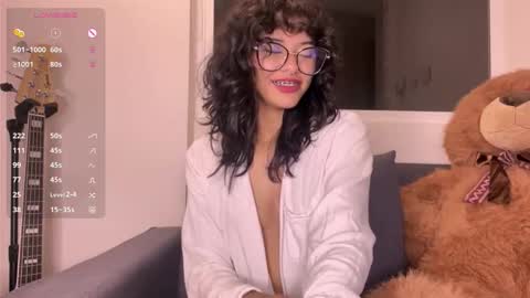 Allyson 3 online show from January 2026 02:25:02 AM