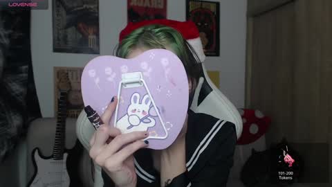 Snapshot of lovely_cass chatting on December 2024 10:09:01 PM Cassie online show from December 2024 10:09:01 PM