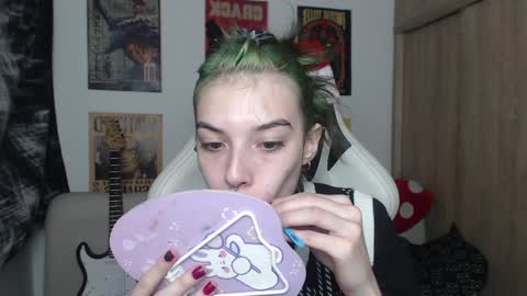 Snapshot of lovely_cass chatting on December 2024 10:26:02 PM Cassie online show from December 2024 10:26:02 PM