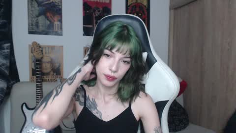 Snapshot of lovely_cass chatting on January 2025 12:42:01 AM Cassie online show from January 2025 12:42:01 AM