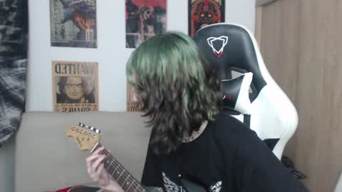 Snapshot of lovely_cass chatting on January 2025 01:32:01 AM Cassie online show from January 2025 01:32:01 AM