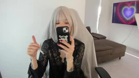 Snapshot of lovely_cass chatting on January 2025 08:43:02 PM Cassie online show from January 2025 08:43:02 PM