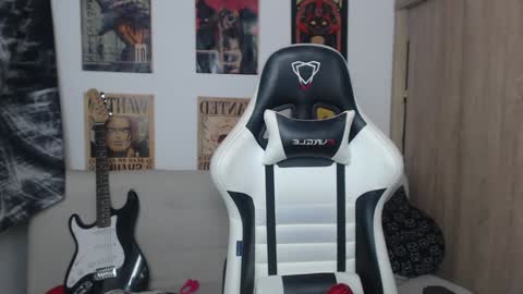 Snapshot of lovely_cass chatting on January 2025 11:53:02 PM Cassie online show from January 2025 11:53:02 PM