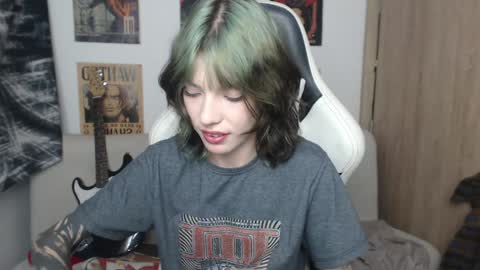 Snapshot of lovely_cass chatting on January 2025 10:22:01 PM Cassie online show from January 2025 10:22:01 PM