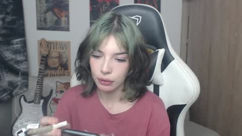 Snapshot of lovely_cass chatting on January 2025 04:34:02 AM Cassie online show from January 2025 04:34:02 AM