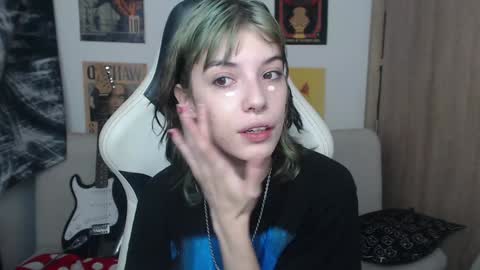 Snapshot of lovely_cass chatting on January 2025 10:28:02 PM Cassie online show from January 2025 10:28:02 PM