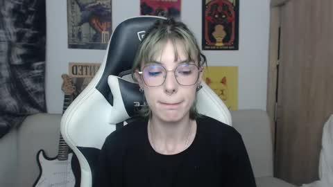 Snapshot of lovely_cass chatting on January 2025 01:05:02 AM Cassie online show from January 2025 01:05:02 AM