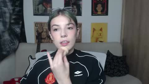 Snapshot of lovely_cass chatting on February 2025 12:19:02 AM Cassie online show from February 2025 12:19:02 AM