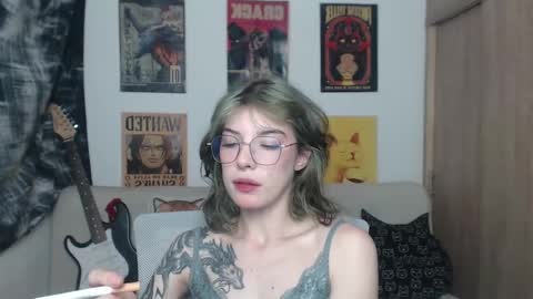 Snapshot of lovely_cass chatting on February 2025 12:27:02 AM Cassie online show from February 2025 12:27:02 AM