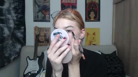 Snapshot of lovely_cass chatting on February 2025 11:48:02 PM Cassie online show from February 2025 11:48:02 PM