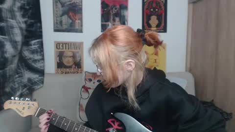 Snapshot of lovely_cass chatting on March 2025 03:02:02 AM Cassie online show from March 2025 03:02:02 AM