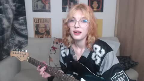 Snapshot of lovely_cass chatting on March 2025 01:53:02 AM Cassie online show from March 2025 01:53:02 AM