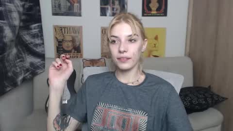 Snapshot of lovely_cass chatting on March 2025 02:07:02 AM Cassie online show from March 2025 02:07:02 AM