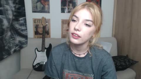 Snapshot of lovely_cass chatting on March 2025 08:18:02 AM Cassie online show from March 2025 08:18:02 AM