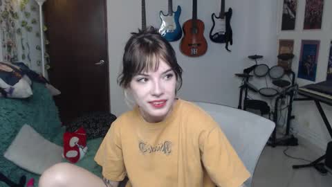 Snapshot of lovely_cass chatting on November 2025 09:46:01 PM Cassie online show from November 2025 09:46:01 PM