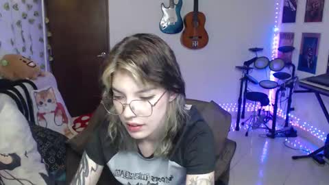 Snapshot of lovely_cass chatting on November 2025 12:31:02 AM Cassie online show from November 2025 12:31:02 AM