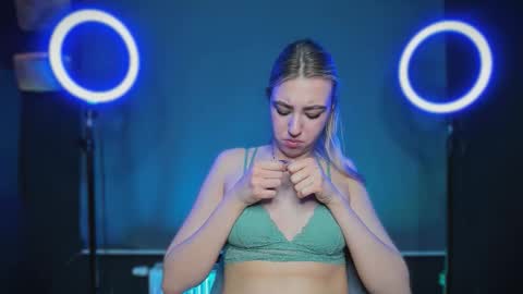 Bella 3 online show from January 2026 04:34:01 PM