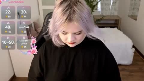 Snapshot of lovely_leilla chatting on December 2024 06:50:01 PM lovely_leilla online show from December 2024 06:50:01 PM