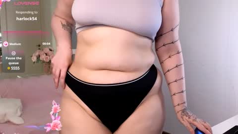 Snapshot of lovely_leilla chatting on December 2024 02:33:01 AM lovely_leilla online show from December 2024 02:33:01 AM