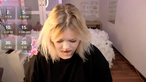 Snapshot of lovely_leilla chatting on January 2025 12:27:01 AM lovely_leilla online show from January 2025 12:27:01 AM