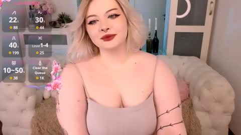 Snapshot of lovely_leilla chatting on January 2025 11:03:01 PM lovely_leilla online show from January 2025 11:03:01 PM