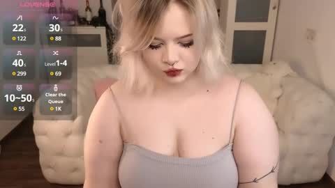 Snapshot of lovely_leilla chatting on February 2025 10:59:02 PM lovely_leilla online show from February 2025 10:59:02 PM