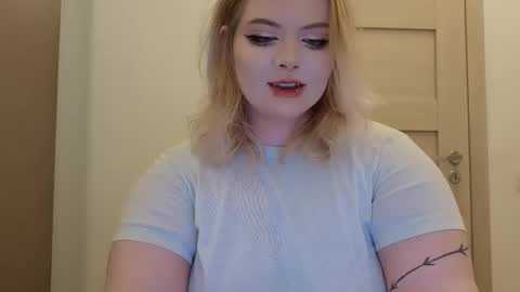 Snapshot of lovely_leilla chatting on October 2025 06:10:01 PM lovely_leilla online show from October 2025 06:10:01 PM