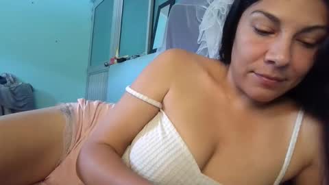 Snapshot of lovely_maia chatting on May 2026 07:10:02 PM Maya online show from May 2026 07:10:02 PM