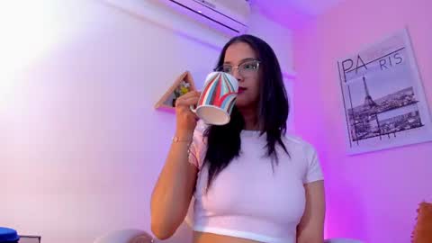 Snapshot of lovely_oliviaa chatting on July 2026 12:11:01 PM Olivia online show from July 2026 12:11:01 PM