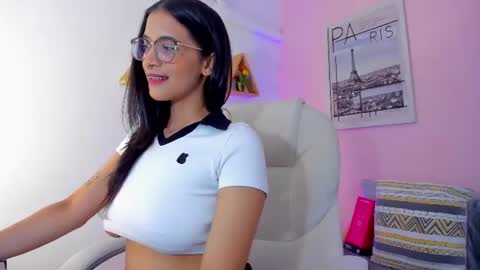Snapshot of lovely_oliviaa chatting on July 2026 06:20:01 PM Olivia online show from July 2026 06:20:01 PM