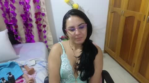 Snapshot of lovely_trix_ chatting on December 2024 12:27:01 PM Trix online show from December 2024 12:27:01 PM