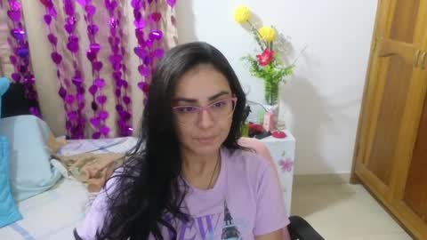 Snapshot of lovely_trix_ chatting on December 2024 11:39:01 AM Trix online show from December 2024 11:39:01 AM