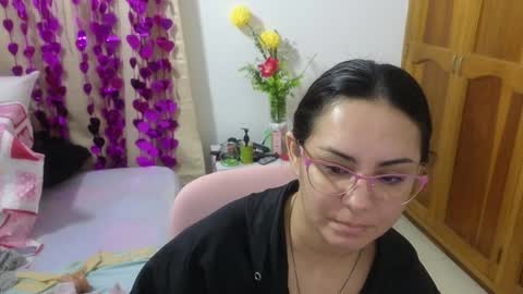 Snapshot of lovely_trix_ chatting on January 2025 11:42:02 AM Trix online show from January 2025 11:42:02 AM