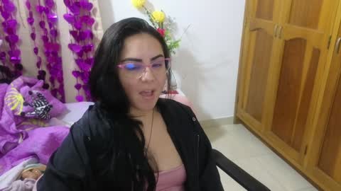 Snapshot of lovely_trix_ chatting on January 2025 11:43:01 AM Trix online show from January 2025 11:43:01 AM