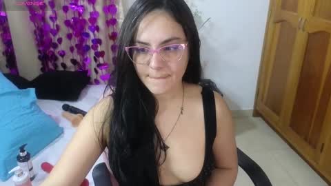 Snapshot of lovely_trix_ chatting on February 2025 08:53:02 PM Trix online show from February 2025 08:53:02 PM