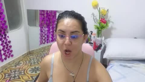 Snapshot of lovely_trix_ chatting on October 2025 12:22:02 PM Trix online show from October 2025 12:22:02 PM
