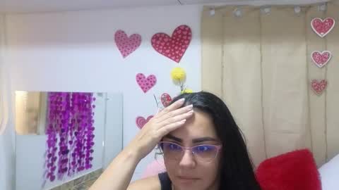 Snapshot of lovely_trix_ chatting on November 2025 11:43:02 AM Trix online show from November 2025 11:43:02 AM