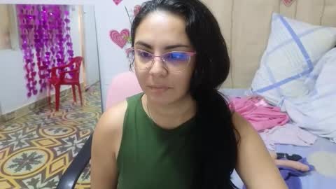 Snapshot of lovely_trix_ chatting on November 2025 12:08:02 PM Trix online show from November 2025 12:08:02 PM