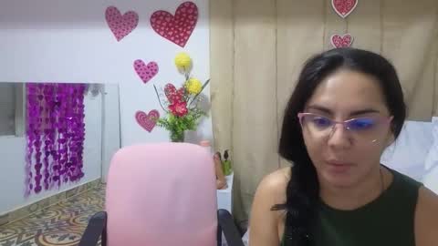 Snapshot of lovely_trix_ chatting on December 2025 11:37:01 AM Trix online show from December 2025 11:37:01 AM