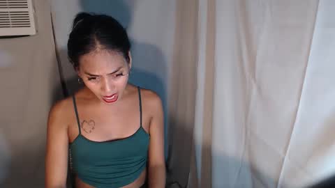 Carnilla online show from November 2025 12:38:01 PM