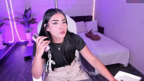 Snapshot of lovelyeyesx chatting on December 2025 05:10:02 PM Lovely online show from December 2025 05:10:02 PM