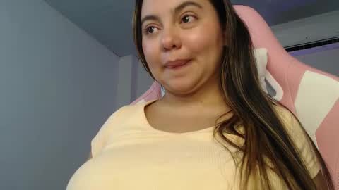 Snapshot of lovelyfunxx chatting on March 2025 10:11:02 AM Karla and Angel online show from March 2025 10:11:02 AM