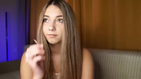 lovelygracee online show from April 2026 04:02:02 PM