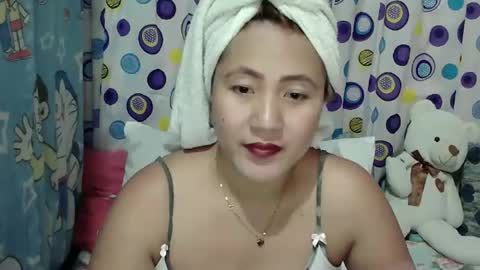 Snapshot of lovelyladylynxxx chatting on October 2025 06:33:01 AM LocwlyLSYlYNXXX online show from October 2025 06:33:01 AM