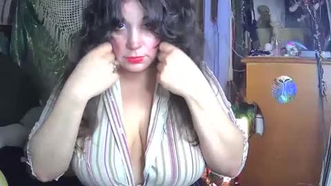 Snapshot of lovelylala chatting on December 2024 07:26:01 AM lala online show from December 2024 07:26:01 AM